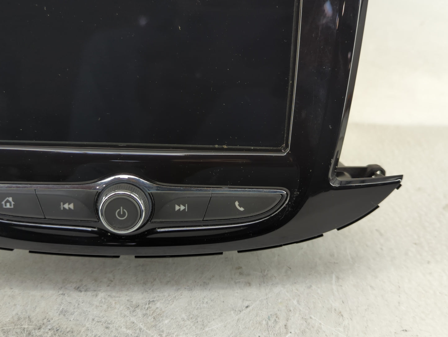 2017-2020 Chevrolet Trax Radio AM FM Cd Player Receiver Replacement P/N:84610605 Fits Fits 2017 2018 2019 2020 OEM Used Auto