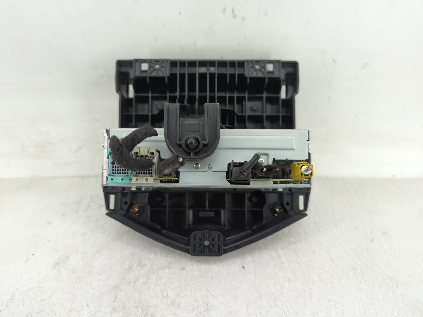 2018-2019 Chevrolet Trax Radio AM FM Cd Player Receiver Replacement P/N:84371468 Fits Fits 2018 2019 OEM Used Auto Parts - O