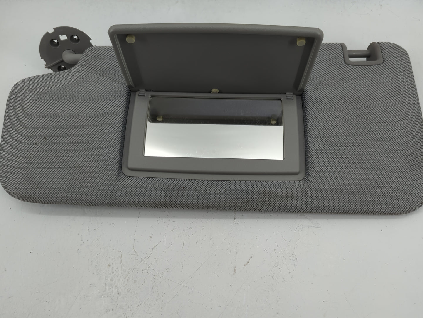 2017-2021 Chevrolet Trax Sun Visor Shade Replacement Driver Left Mirror Fits Fits 2017 2018 2019 2020 2021 OEM Used Auto Par