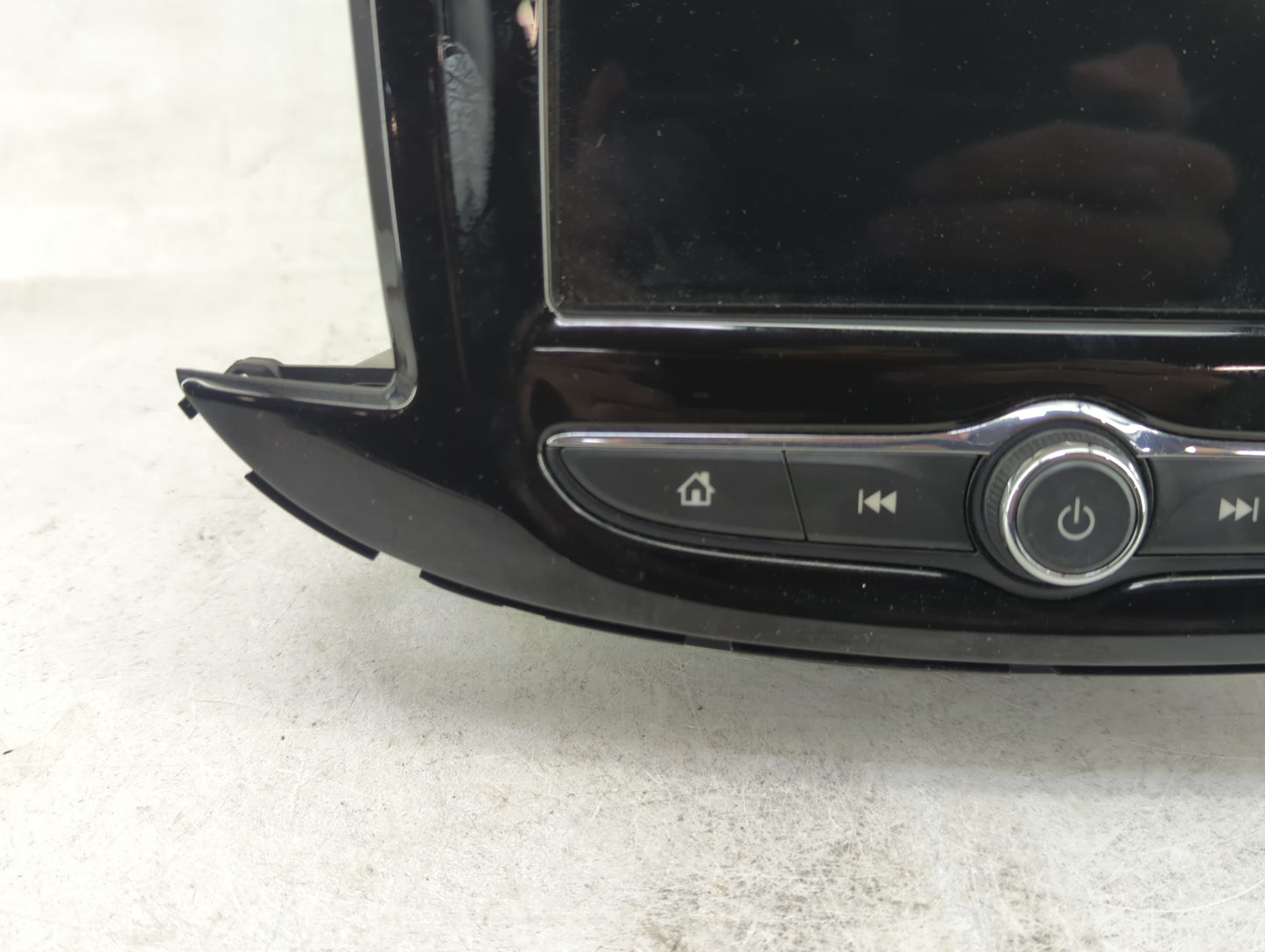 2018-2019 Chevrolet Trax Radio AM FM Cd Player Receiver Replacement P/N:84610604 Fits Fits 2018 2019 OEM Used Auto Parts - O