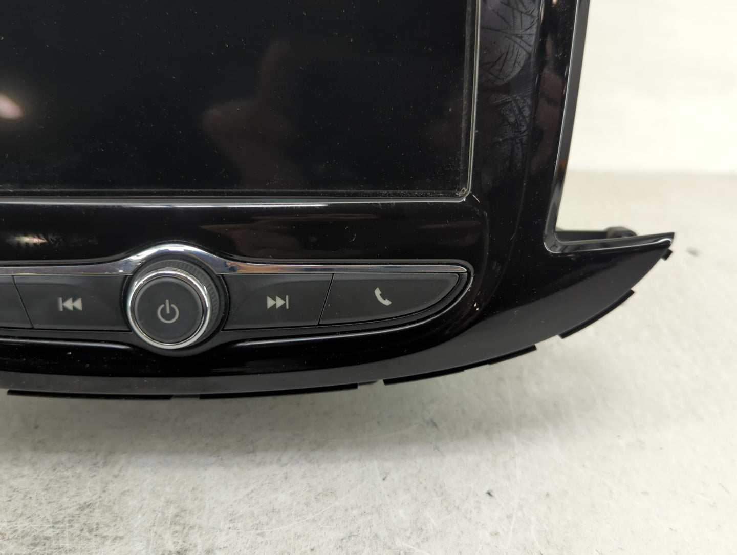 2018-2019 Chevrolet Trax Radio AM FM Cd Player Receiver Replacement P/N:84610604 Fits Fits 2018 2019 OEM Used Auto Parts - O