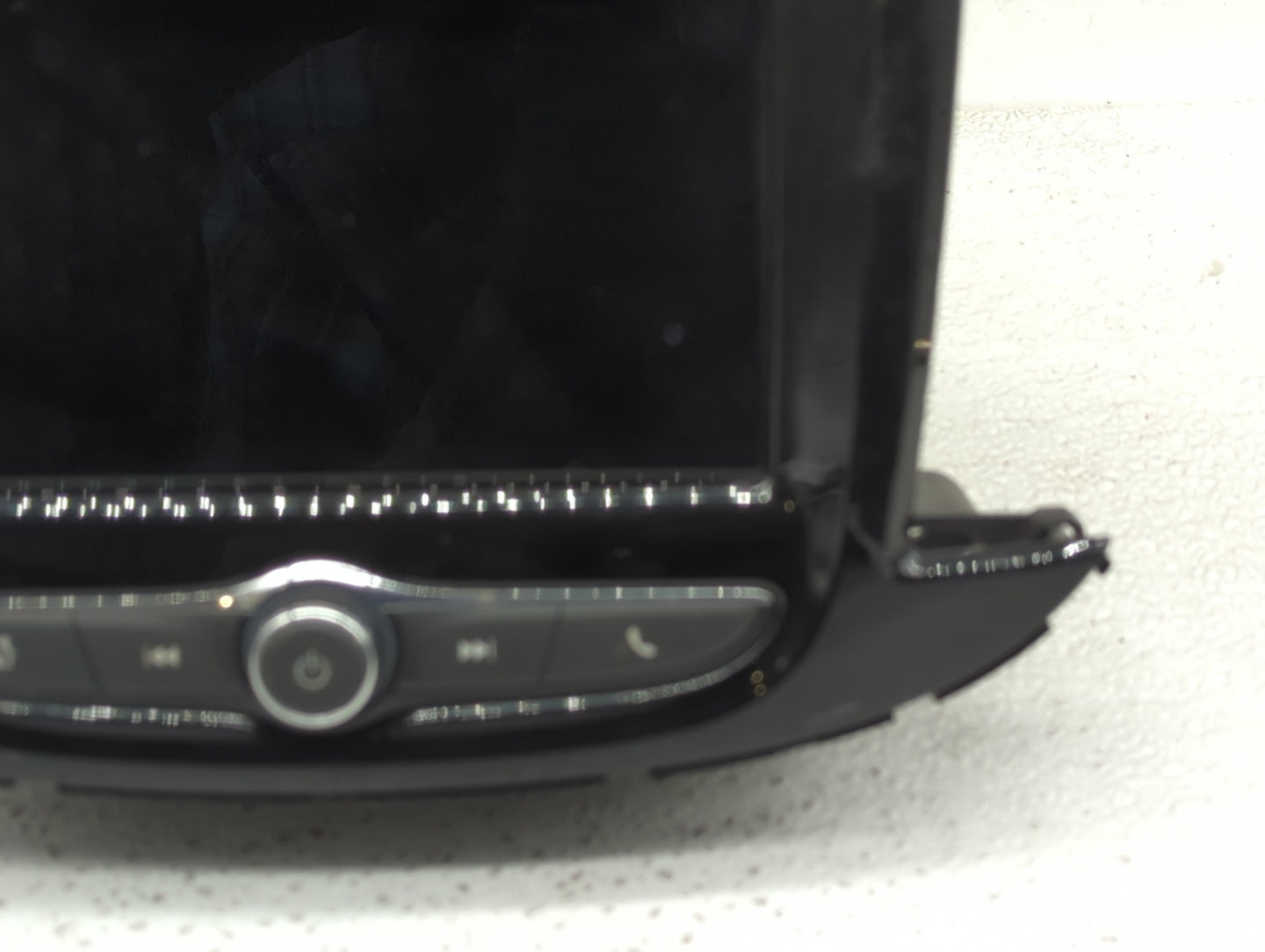 2017-2020 Chevrolet Trax Radio AM FM Cd Player Receiver Replacement P/N:84479948 Fits Fits 2017 2018 2019 2020 OEM Used Auto