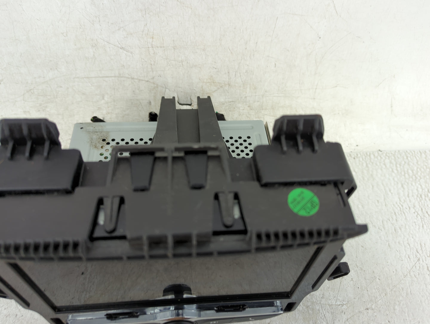 2017-2020 Chevrolet Trax Radio AM FM Cd Player Receiver Replacement P/N:84479949 Fits Fits 2017 2018 2019 2020 OEM Used Auto