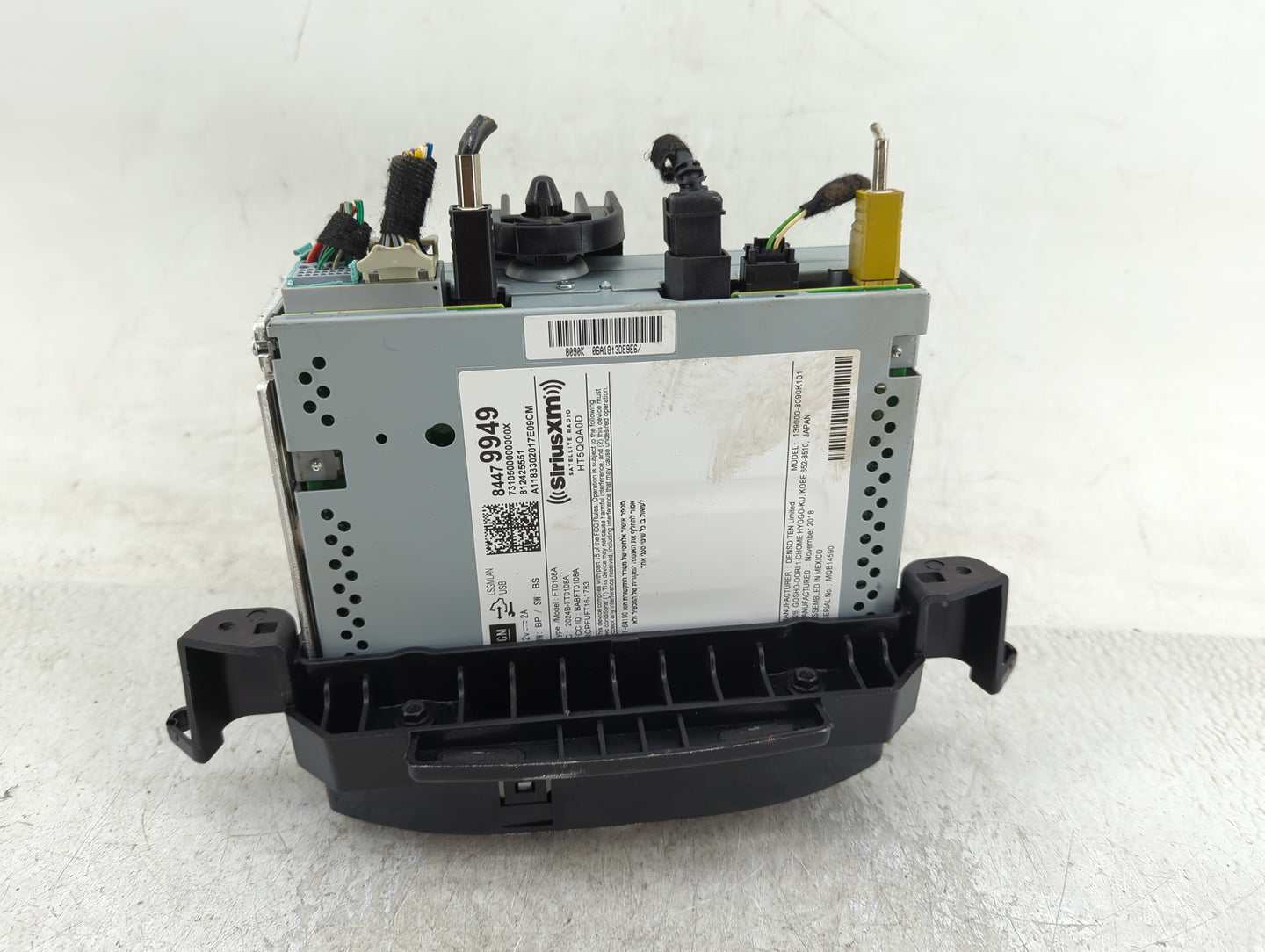 2017-2020 Chevrolet Trax Radio AM FM Cd Player Receiver Replacement P/N:84479949 Fits Fits 2017 2018 2019 2020 OEM Used Auto