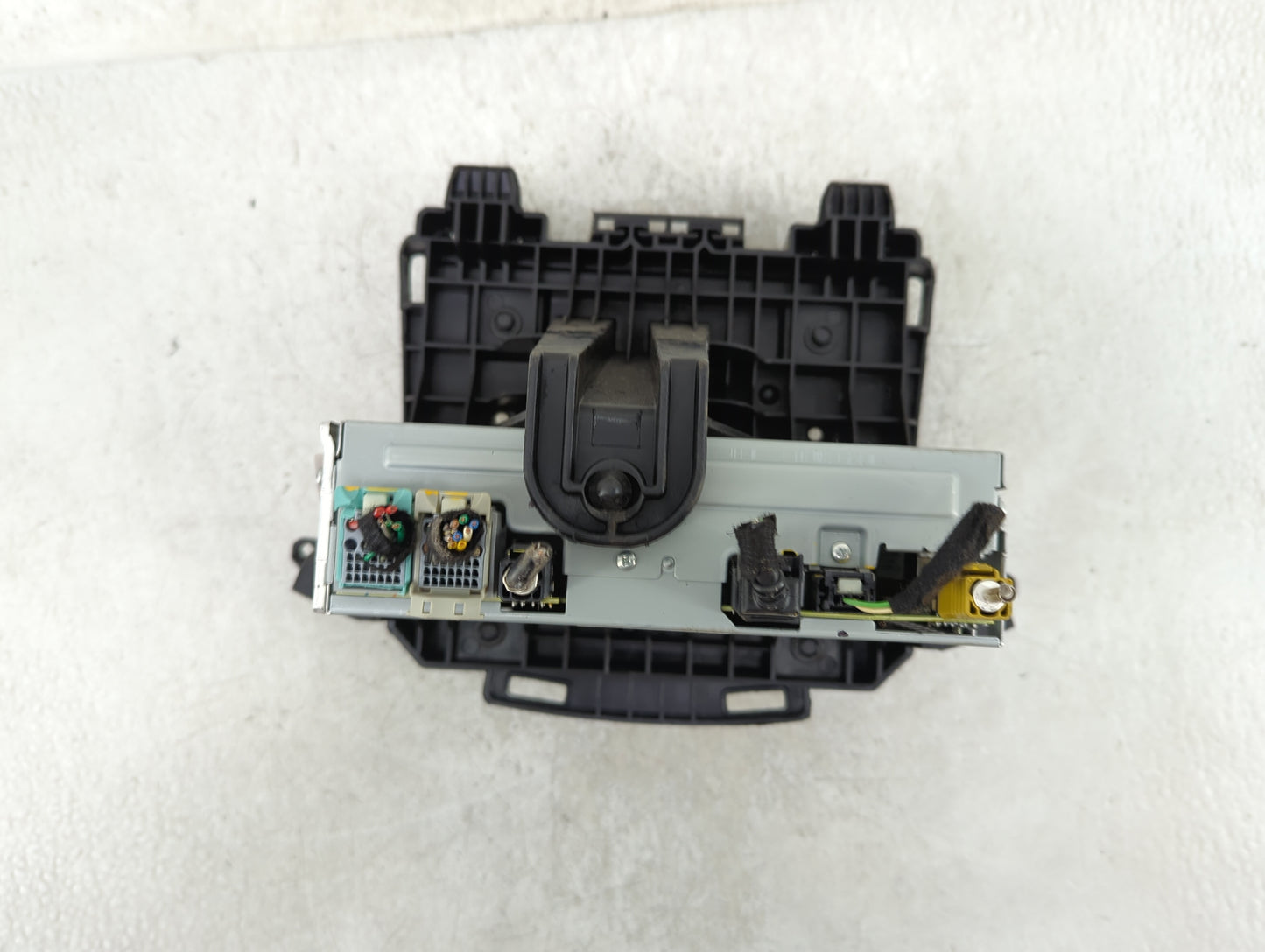2017-2020 Chevrolet Trax Radio AM FM Cd Player Receiver Replacement P/N:84479949 Fits Fits 2017 2018 2019 2020 OEM Used Auto