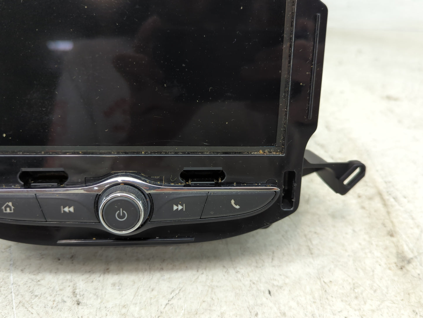 2018-2019 Chevrolet Trax Radio AM FM Cd Player Receiver Replacement P/N:84610605 Fits Fits 2018 2019 OEM Used Auto Parts - O