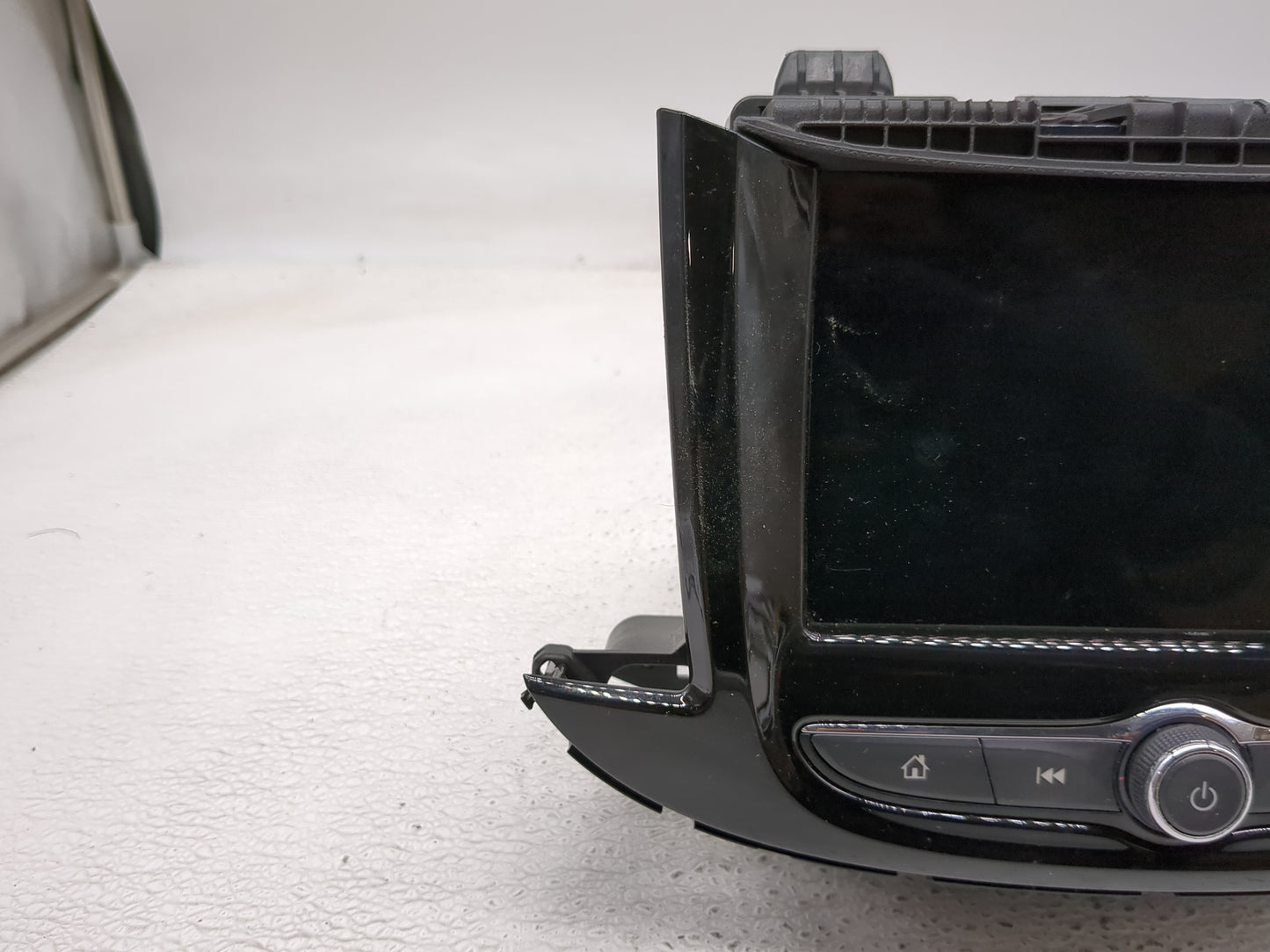 2017-2020 Chevrolet Trax Radio AM FM Cd Player Receiver Replacement Fits Fits 2017 2018 2019 2020 OEM Used Auto Parts - Oemu