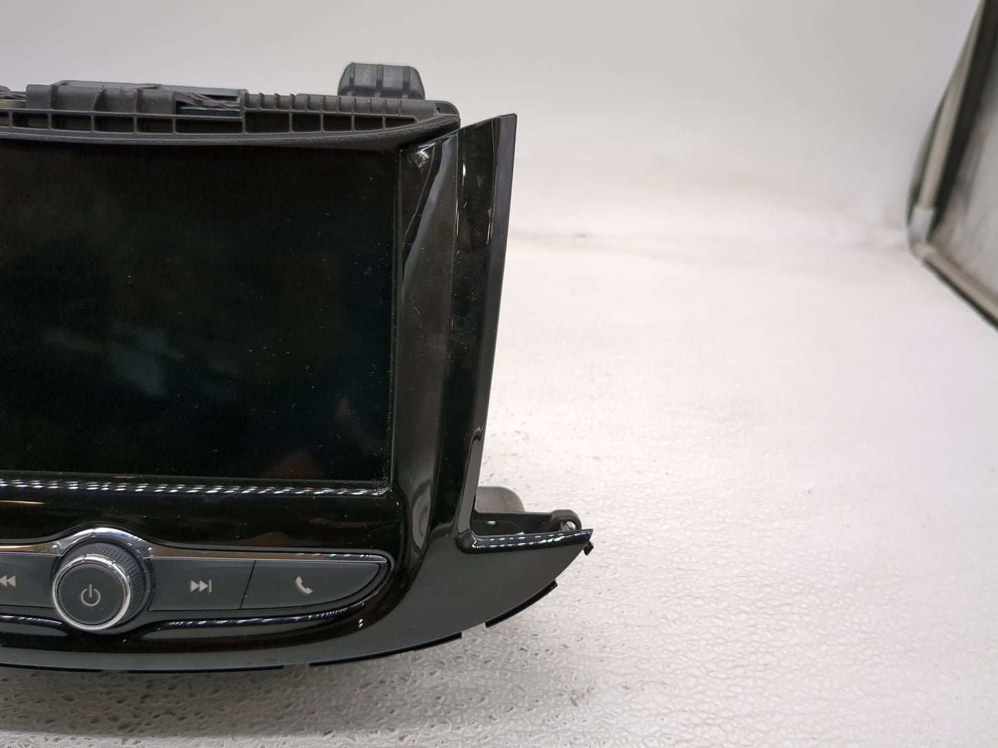 2017-2020 Chevrolet Trax Radio AM FM Cd Player Receiver Replacement Fits Fits 2017 2018 2019 2020 OEM Used Auto Parts - Oemu