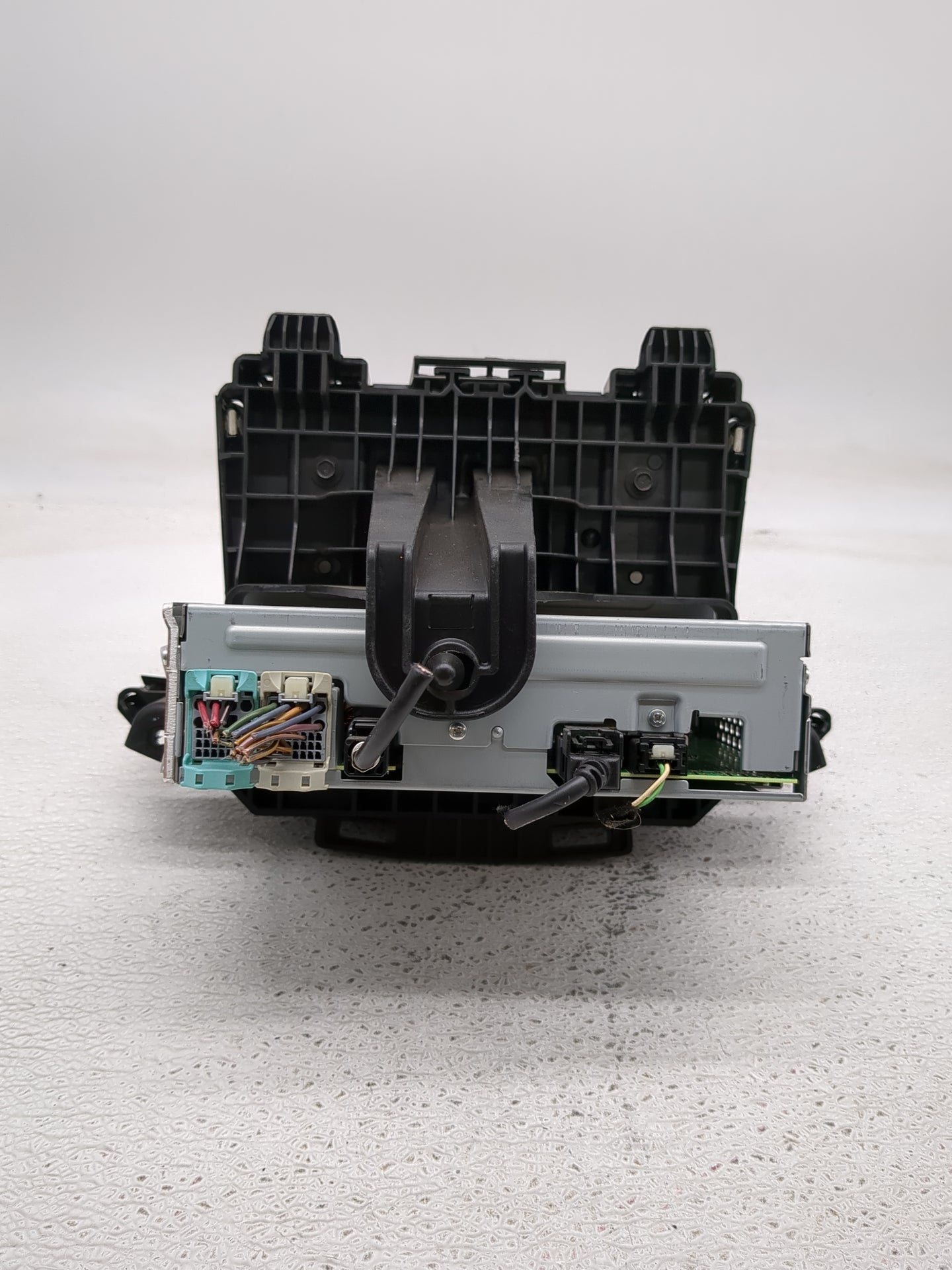 2017-2020 Chevrolet Trax Radio AM FM Cd Player Receiver Replacement Fits Fits 2017 2018 2019 2020 OEM Used Auto Parts - Oemu
