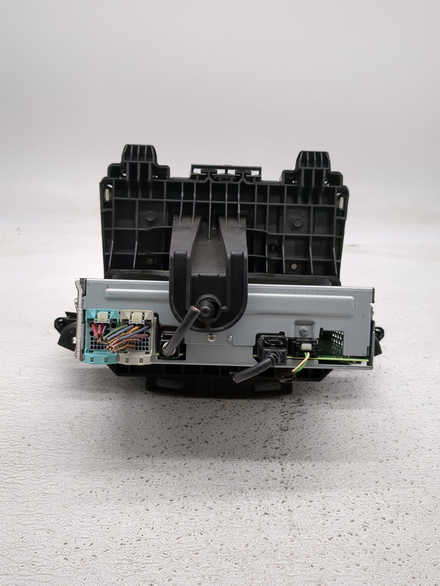 2017-2020 Chevrolet Trax Radio AM FM Cd Player Receiver Replacement Fits Fits 2017 2018 2019 2020 OEM Used Auto Parts - Oemu