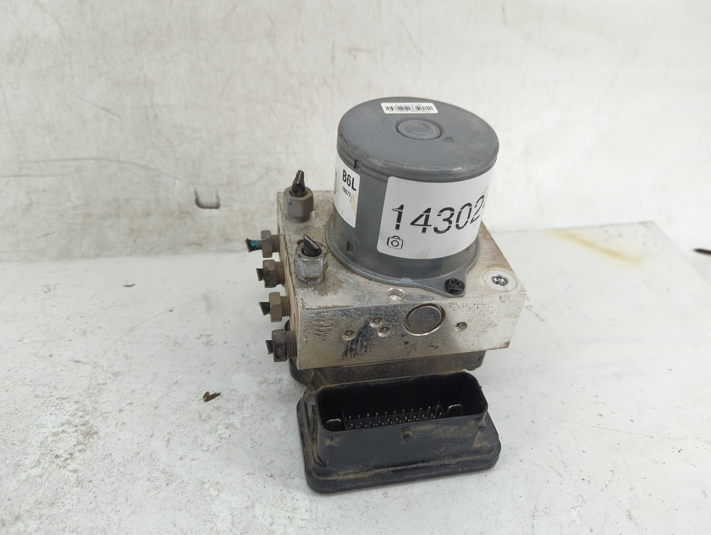 2017-2021 Chevrolet Trax ABS Pump Control Module Replacement P/N:01090942AAA 42643519 Fits Fits 2017 2018 2019 2020 2021 OEM