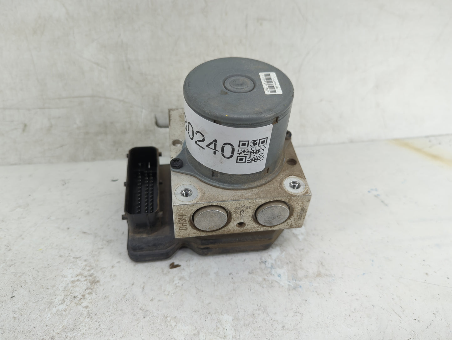 2017-2021 Chevrolet Trax ABS Pump Control Module Replacement P/N:01090942AAA 42643519 Fits Fits 2017 2018 2019 2020 2021 OEM