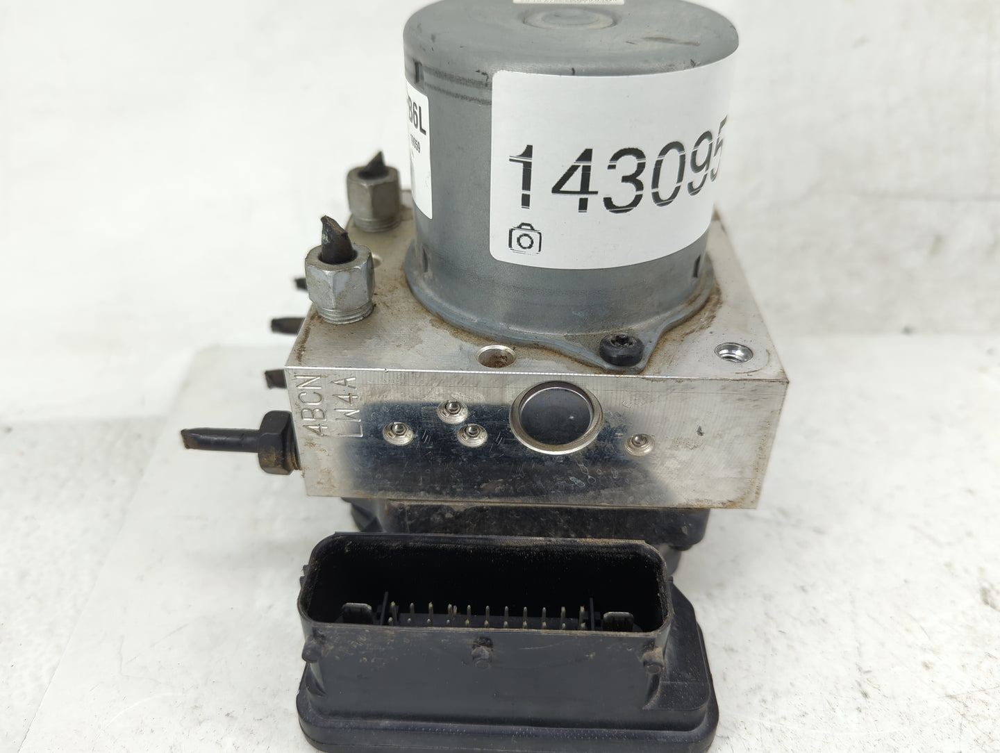 2017-2020 Chevrolet Trax ABS Pump Control Module Replacement P/N:01090942AAA 42643519 Fits Fits 2017 2018 2019 2020 OEM Used