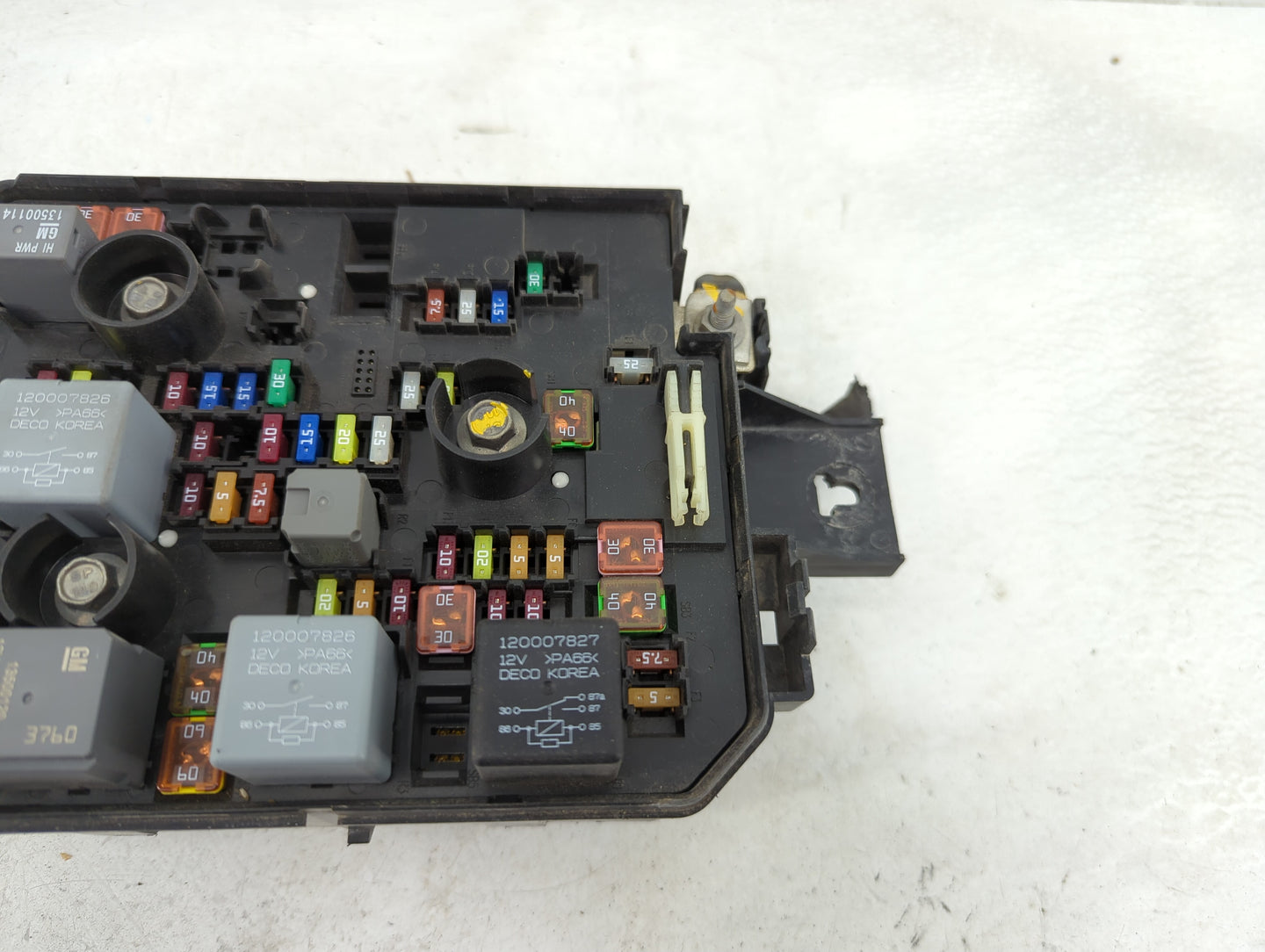 2018-2021 Chevrolet Trax Fusebox Fuse Box Panel Relay Module P/N:42624875 Fits Fits 2018 2019 2020 2021 OEM Used Auto Parts 