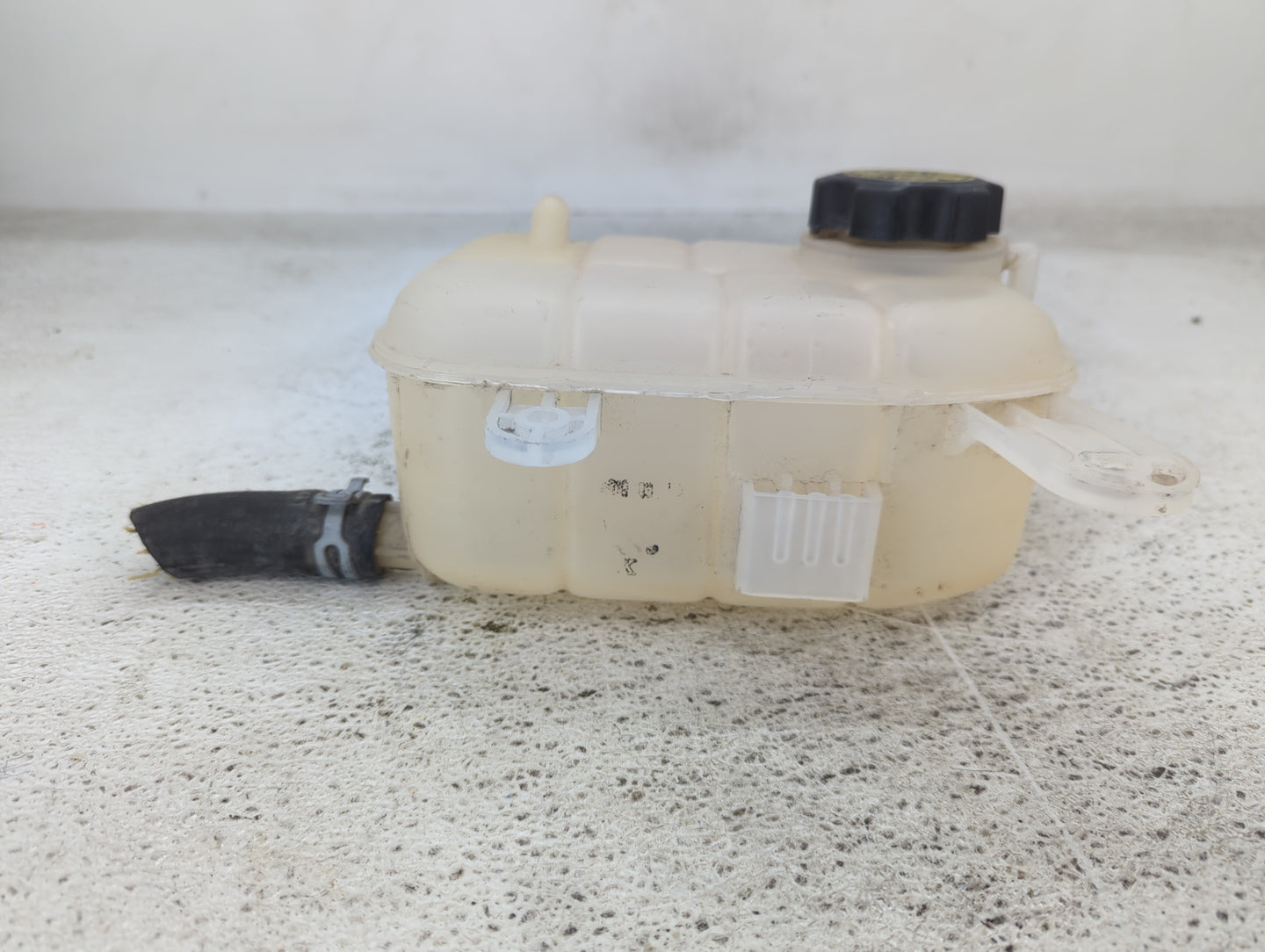 2015-2021 Chevrolet Trax Windshield Washer Fluid Reservoir Bottle Oem - Oemusedautoparts1.com