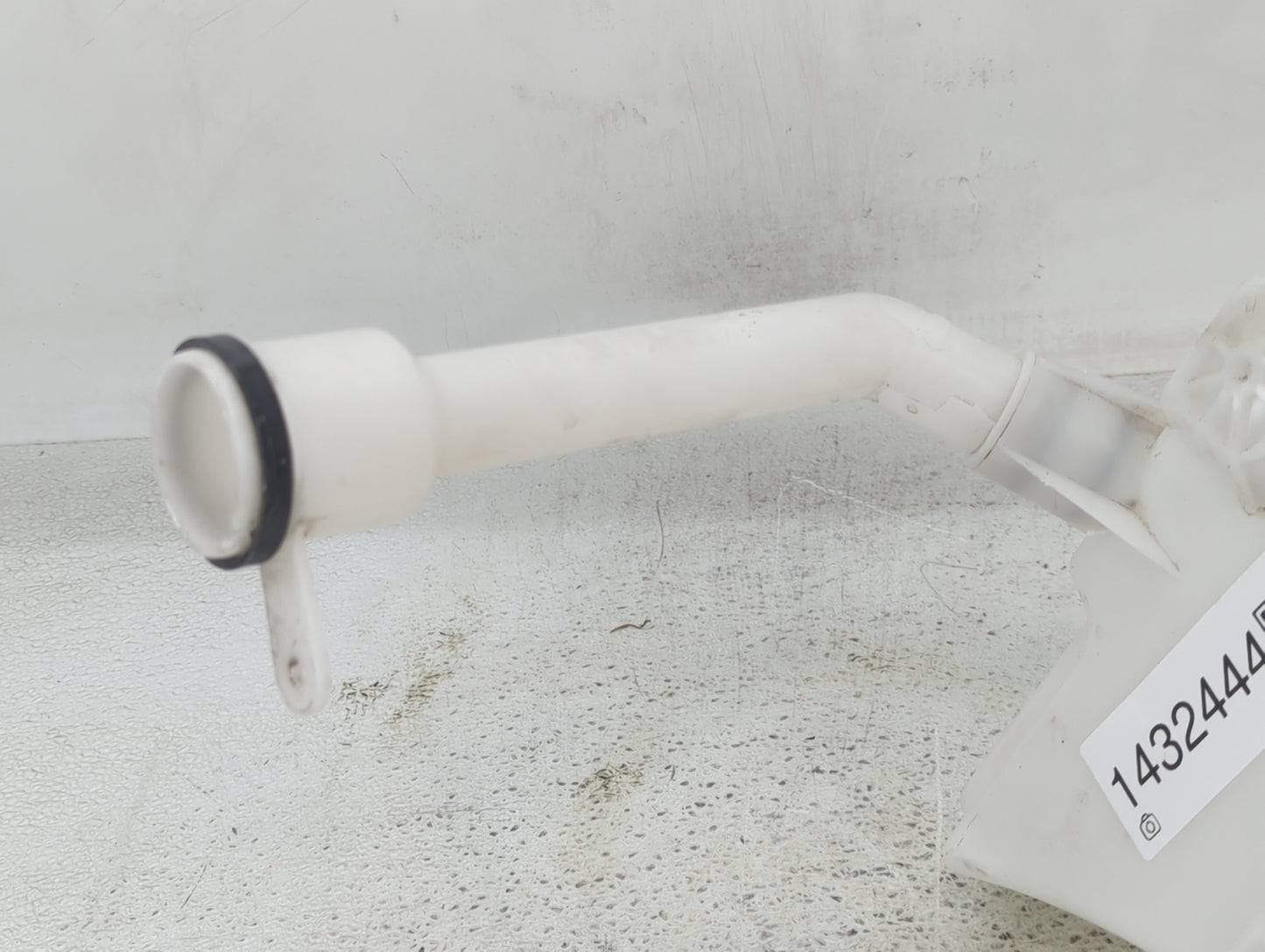 2015-2021 Chevrolet Trax Windshield Washer Fluid Reservoir Bottle Oem - Oemusedautoparts1.com