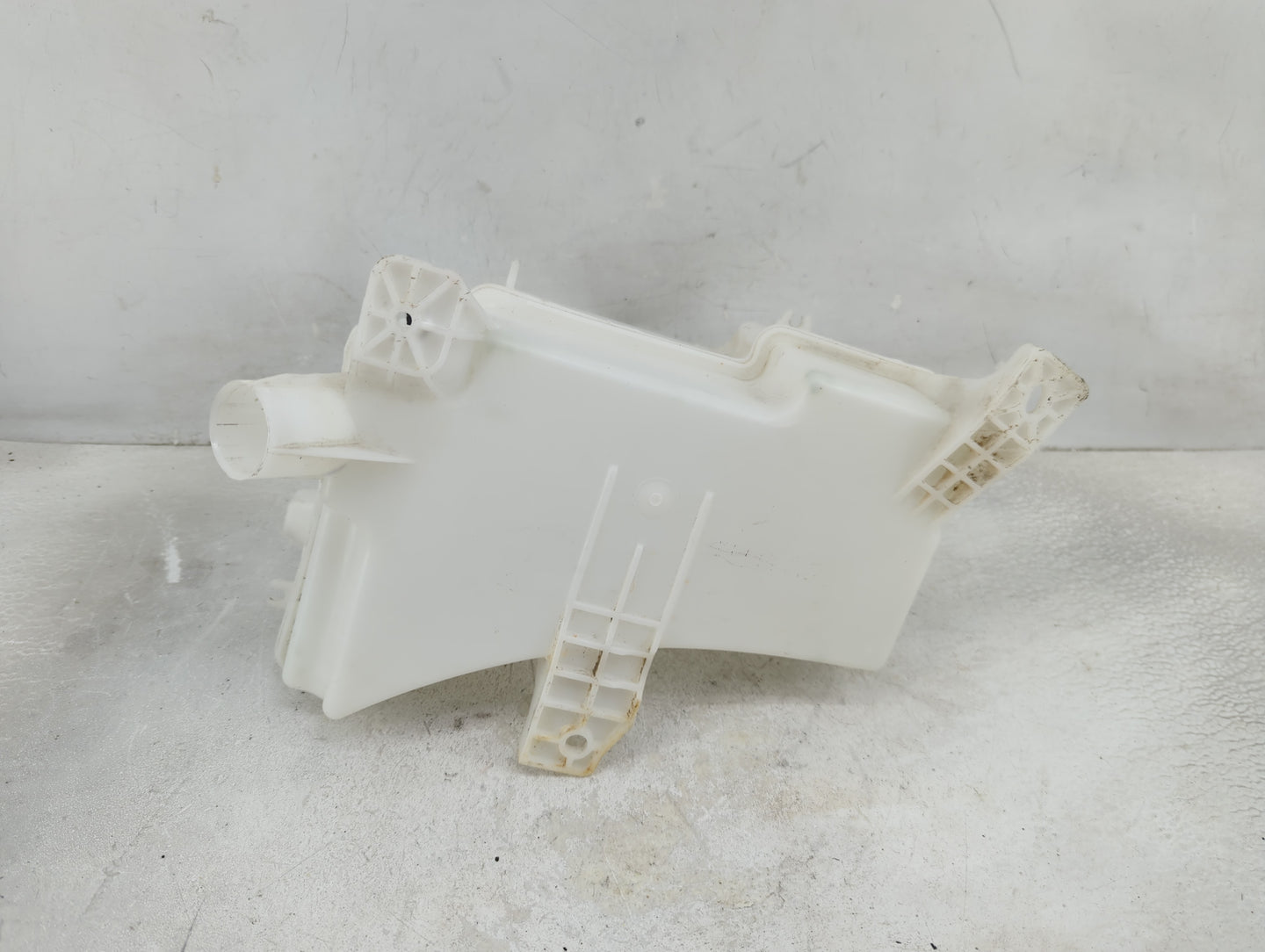 2015-2021 Chevrolet Trax Windshield Washer Fluid Reservoir Bottle Oem - Oemusedautoparts1.com