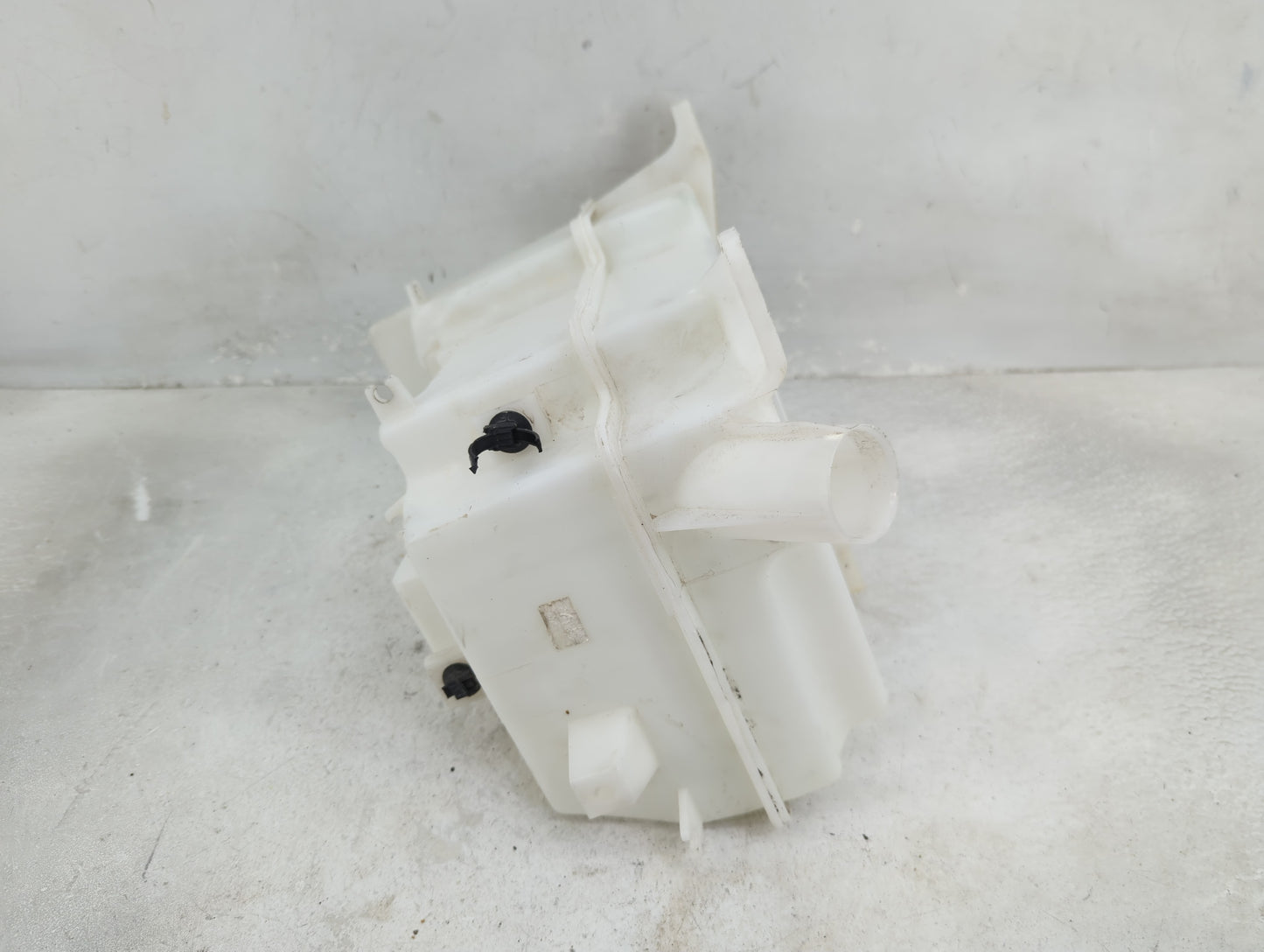 2015-2021 Chevrolet Trax Windshield Washer Fluid Reservoir Bottle Oem - Oemusedautoparts1.com