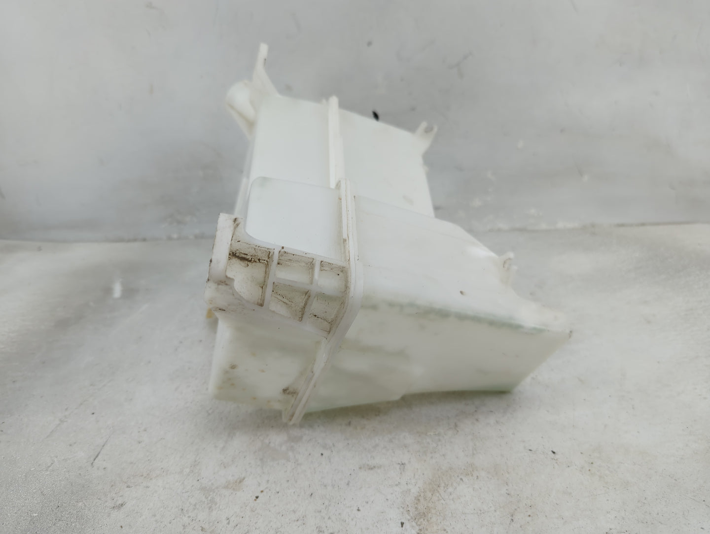 2015-2021 Chevrolet Trax Windshield Washer Fluid Reservoir Bottle Oem - Oemusedautoparts1.com