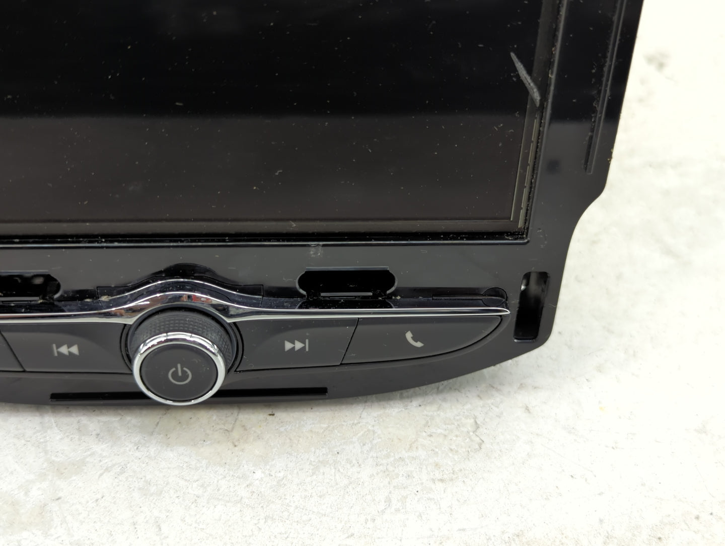 2018-2019 Chevrolet Trax Information Display Screen Black - Oemusedautoparts1.com