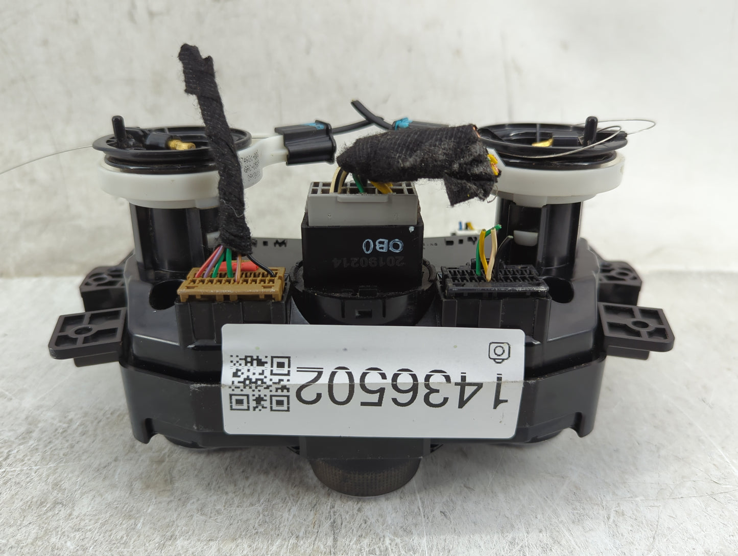 2019 Chevrolet Trax Climate Control Module Temperature AC/Heater Replacement P/N:42588188 Fits OEM Used Auto Parts - Oemused