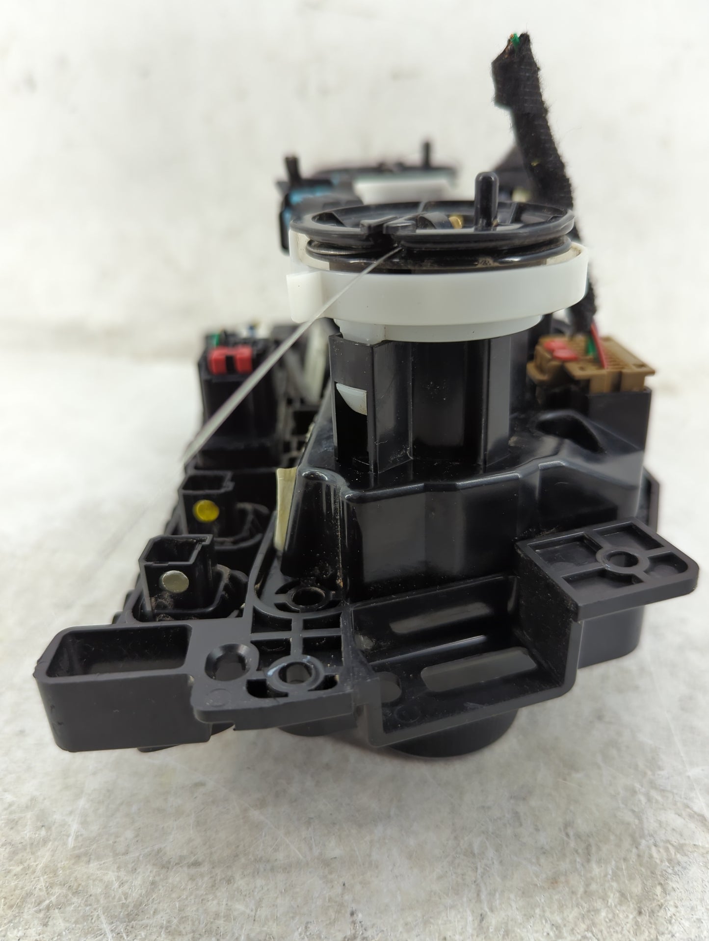 2019 Chevrolet Trax Climate Control Module Temperature AC/Heater Replacement P/N:42588188 Fits OEM Used Auto Parts - Oemused