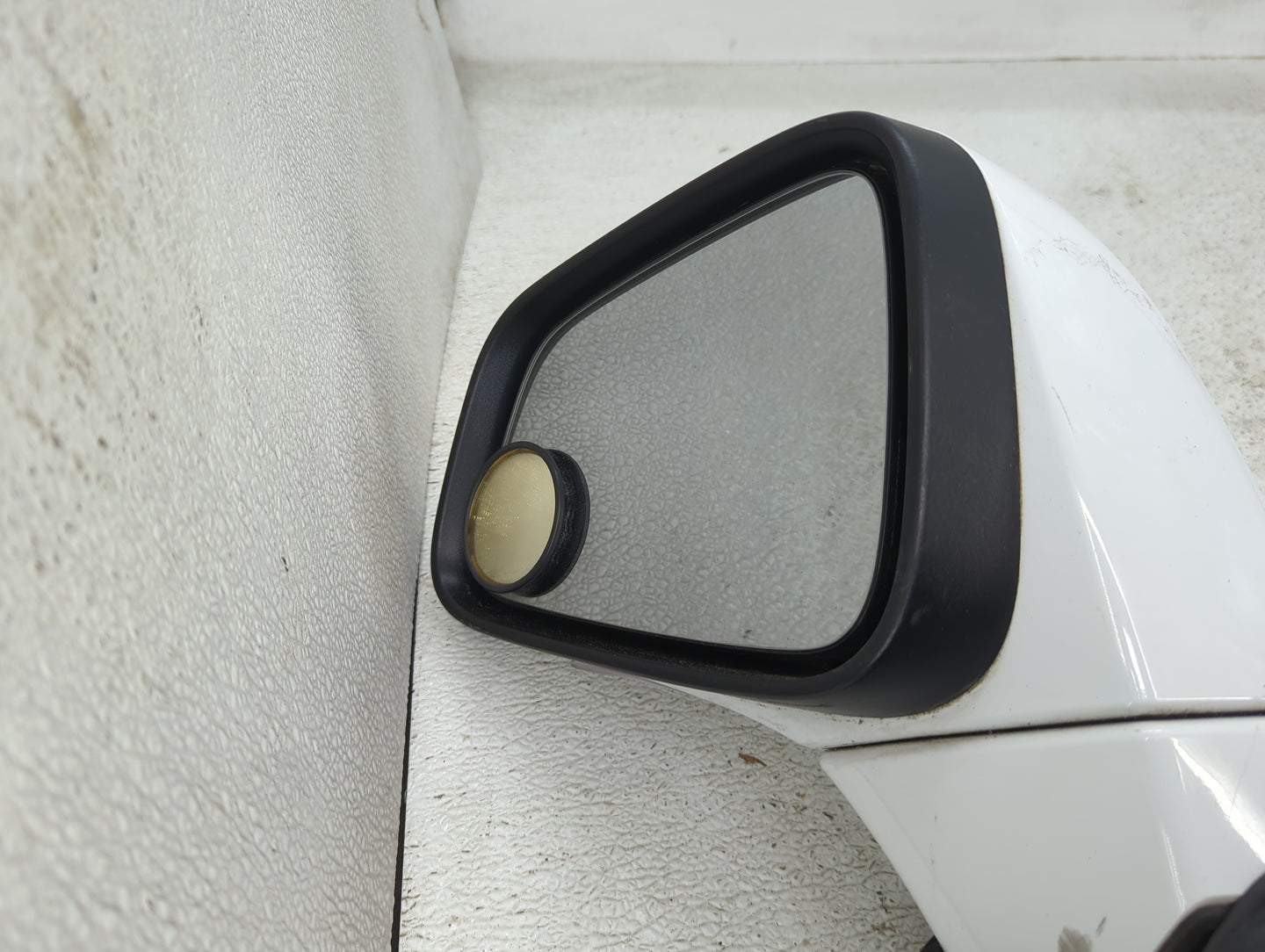 2017-2020 Chevrolet Trax Driver Side View Mirror - Left Door Mirror OEM Used - Oemusedautoparts1.com