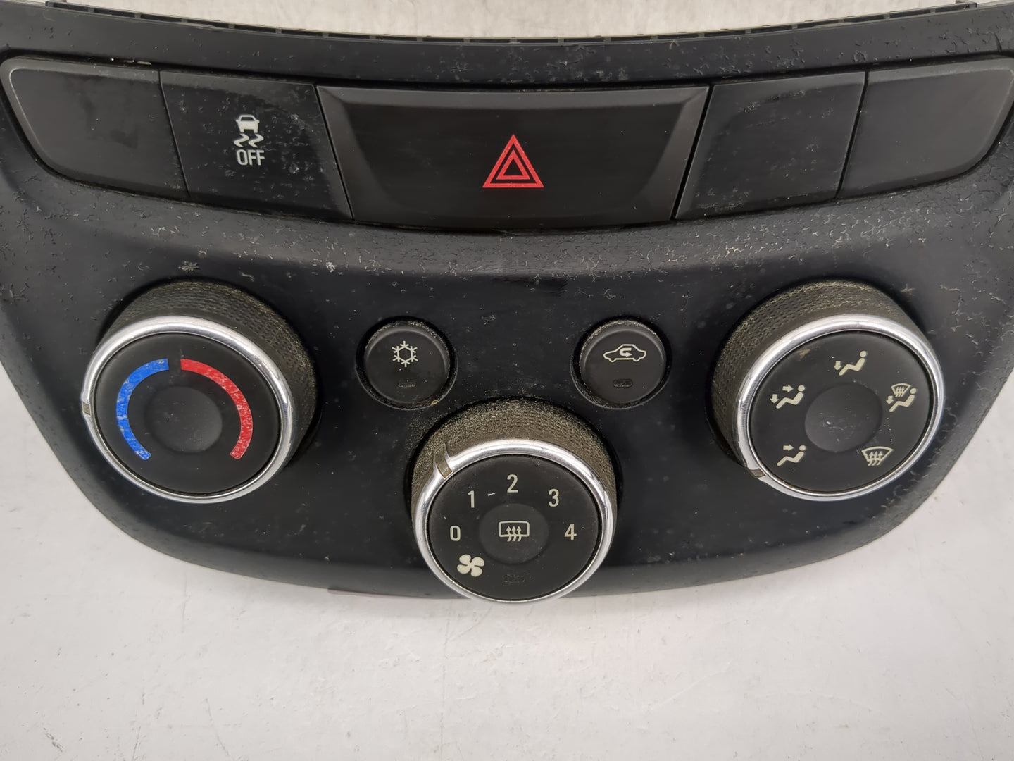 2017-2021 Chevrolet Trax Climate Control Module Temperature AC/Heater Replacement P/N:42588188 23201Q199 Fits OEM Used Auto 