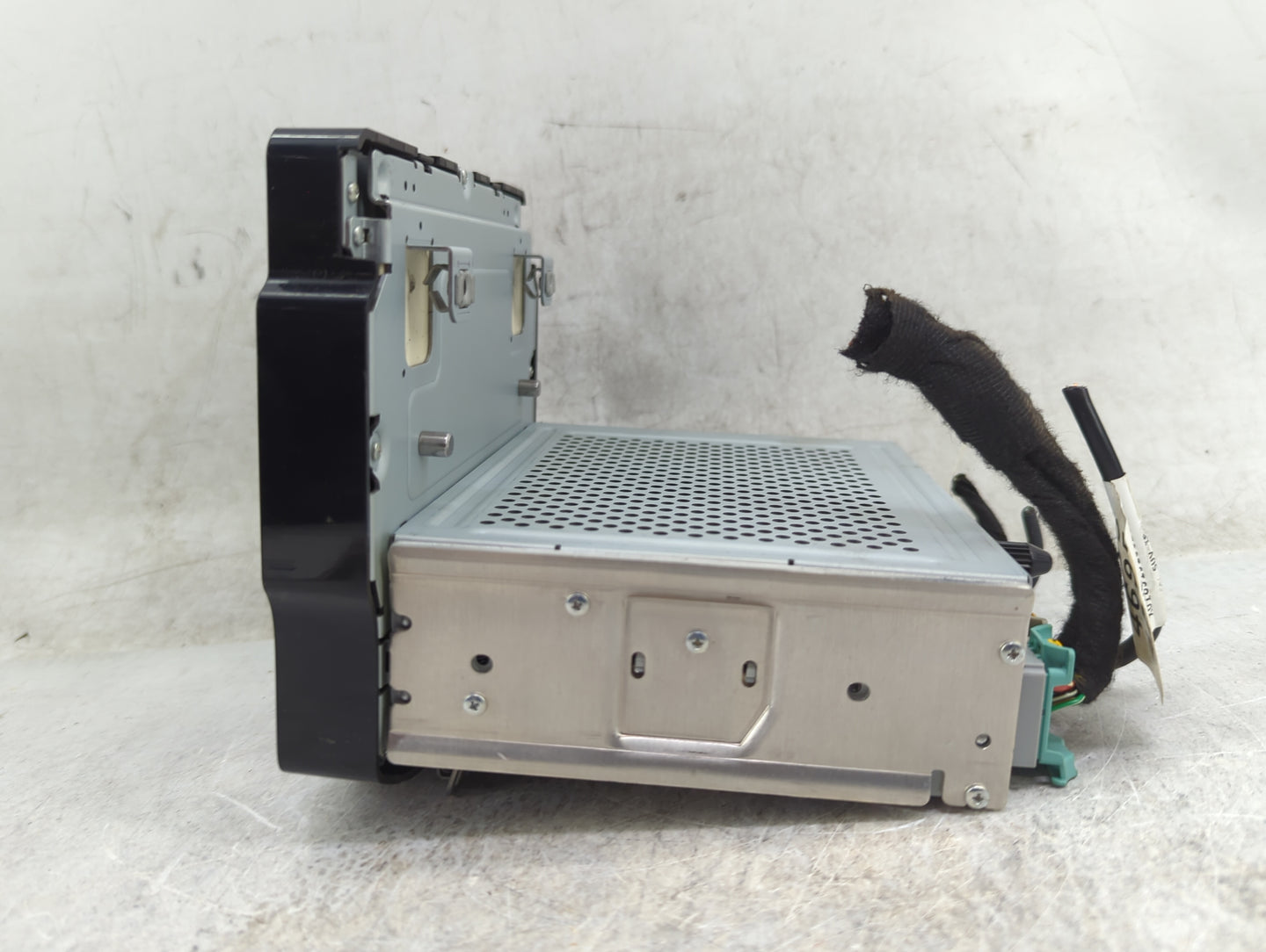 2018-2019 Chevrolet Trax Radio AM FM Cd Player Receiver Replacement P/N:84388577 FT0108A, BABFT0108A Fits Fits 2018 2019 OEM