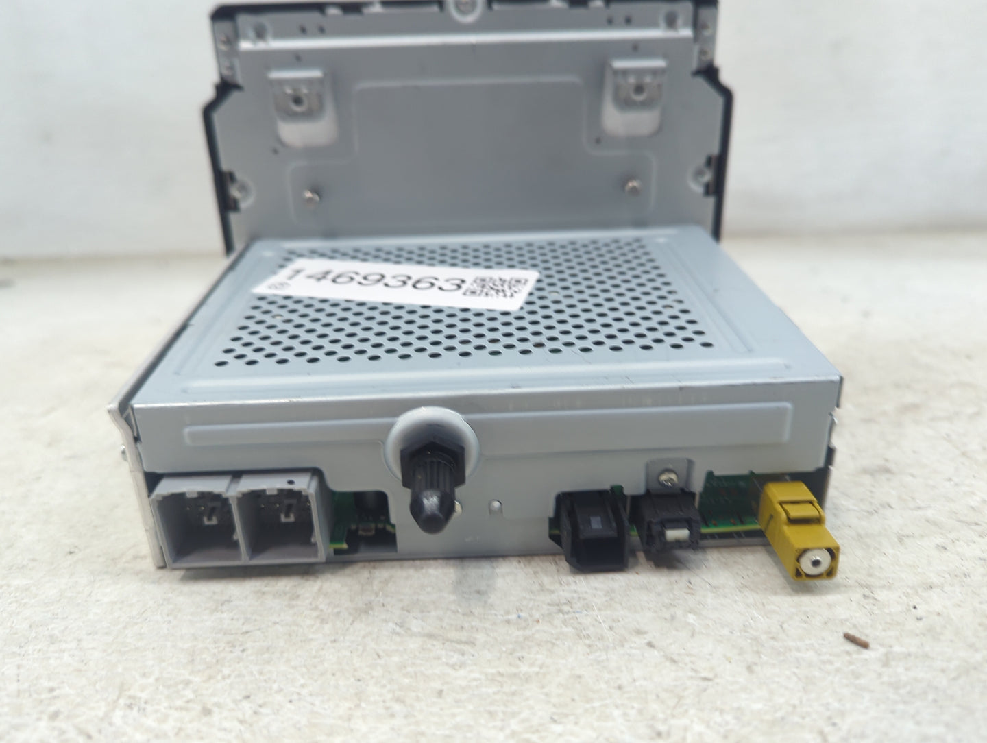 2017-2020 Chevrolet Trax Radio AM FM Cd Player Receiver Replacement P/N:84388577 20204B-FT0108A Fits Fits 2017 2018 2019 202