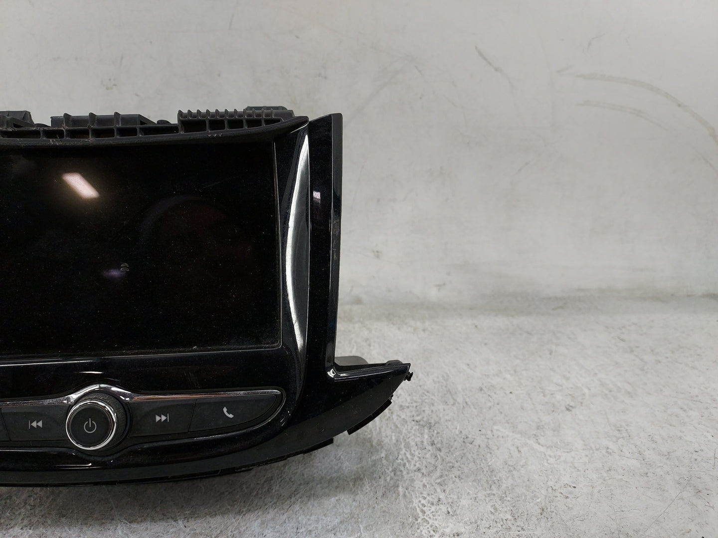 2018-2019 Chevrolet Trax Radio AM FM Cd Player Receiver Replacement P/N:84610605 FT0108A, BABFT0108A Fits Fits 2018 2019 OEM