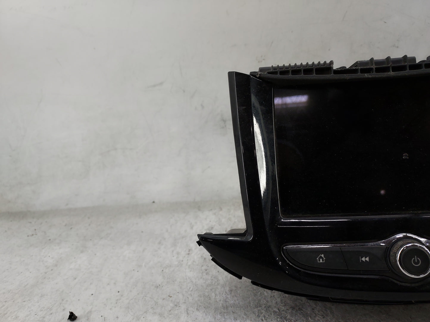 2018-2019 Chevrolet Trax Radio AM FM Cd Player Receiver Replacement P/N:84610605 FT0108A, BABFT0108A Fits Fits 2018 2019 OEM