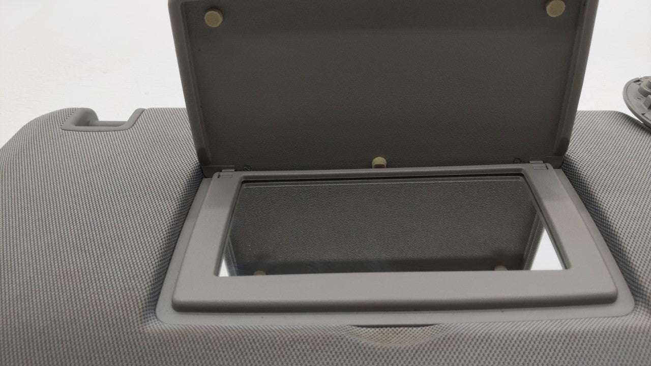 2017-2018 Chevrolet Trax Sun Visor Shade Replacement Passenger Right Mirror Fits Fits 2017 2018 OEM Used Auto Parts - Oemuse