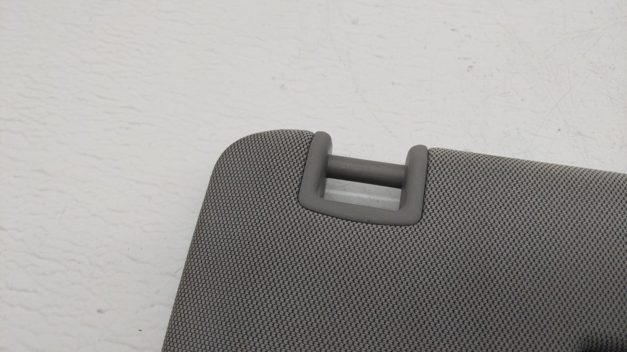 2017-2018 Chevrolet Trax Sun Visor Shade Replacement Passenger Right Mirror Fits Fits 2017 2018 OEM Used Auto Parts - Oemuse