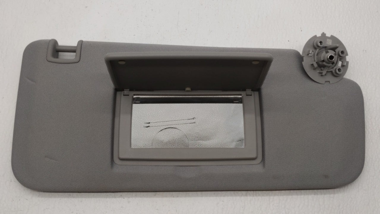 2017-2018 Chevrolet Trax Sun Visor Shade Replacement Passenger Right Mirror Fits Fits 2017 2018 OEM Used Auto Parts - Oemuse