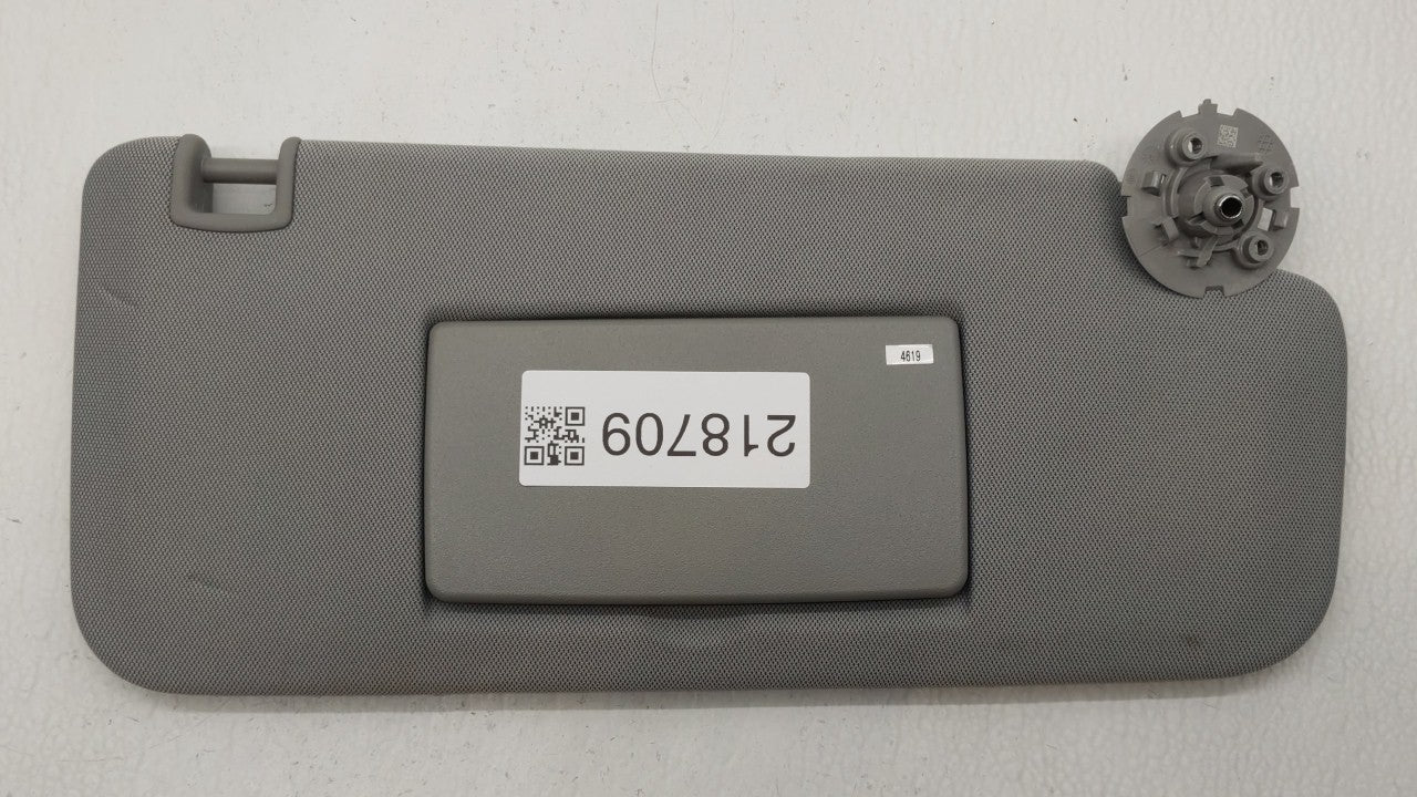 2017-2018 Chevrolet Trax Sun Visor Shade Replacement Passenger Right Mirror Fits Fits 2017 2018 OEM Used Auto Parts - Oemuse