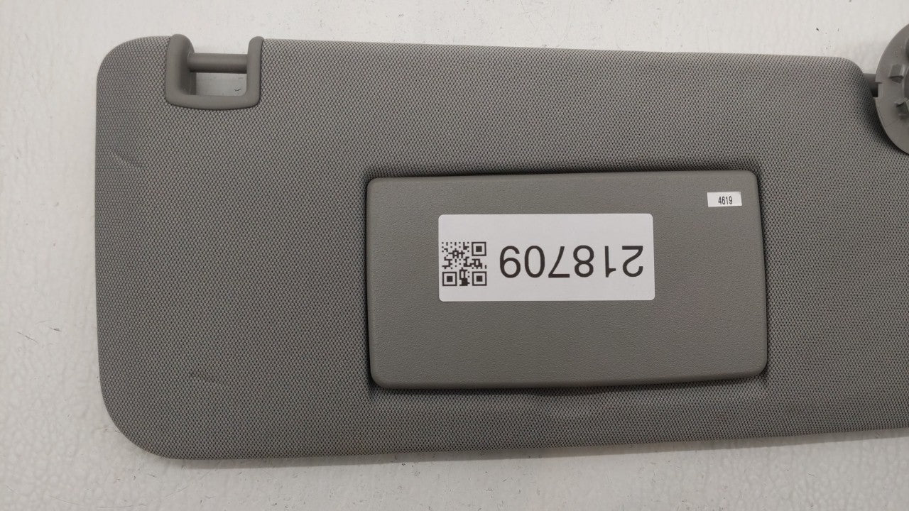 2017-2018 Chevrolet Trax Sun Visor Shade Replacement Passenger Right Mirror Fits Fits 2017 2018 OEM Used Auto Parts - Oemuse