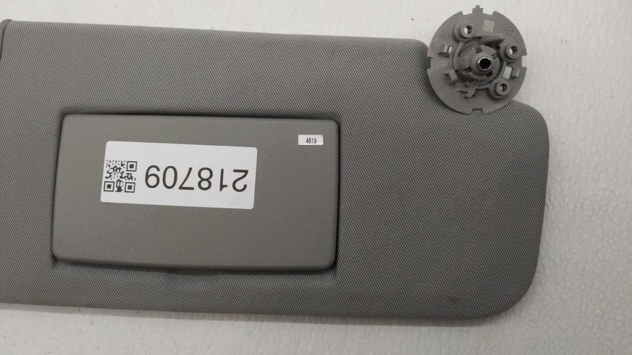 2017-2018 Chevrolet Trax Sun Visor Shade Replacement Passenger Right Mirror Fits Fits 2017 2018 OEM Used Auto Parts - Oemuse