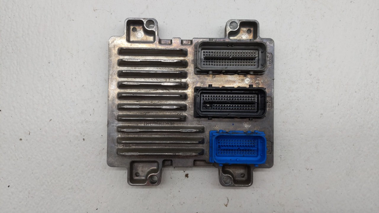 2017-2018 Chevrolet Trax PCM Engine Control Computer ECU ECM PCU OEM P/N:12685776 12668986, 12692201 Fits Fits 2017 2018 201