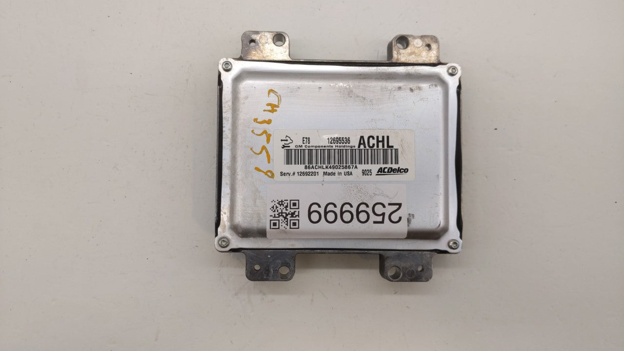 2017-2018 Chevrolet Trax PCM Engine Control Computer ECU ECM PCU OEM P/N:12685776 12668986, 12692201 Fits Fits 2017 2018 201