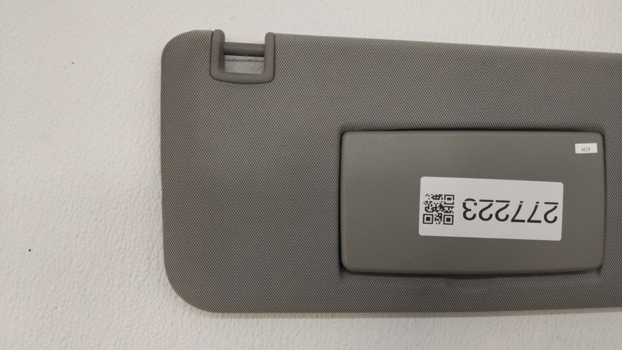 2017-2021 Chevrolet Trax Sun Visor Shade Replacement Passenger Right Mirror Fits Fits 2017 2018 2019 2020 2021 OEM Used Auto