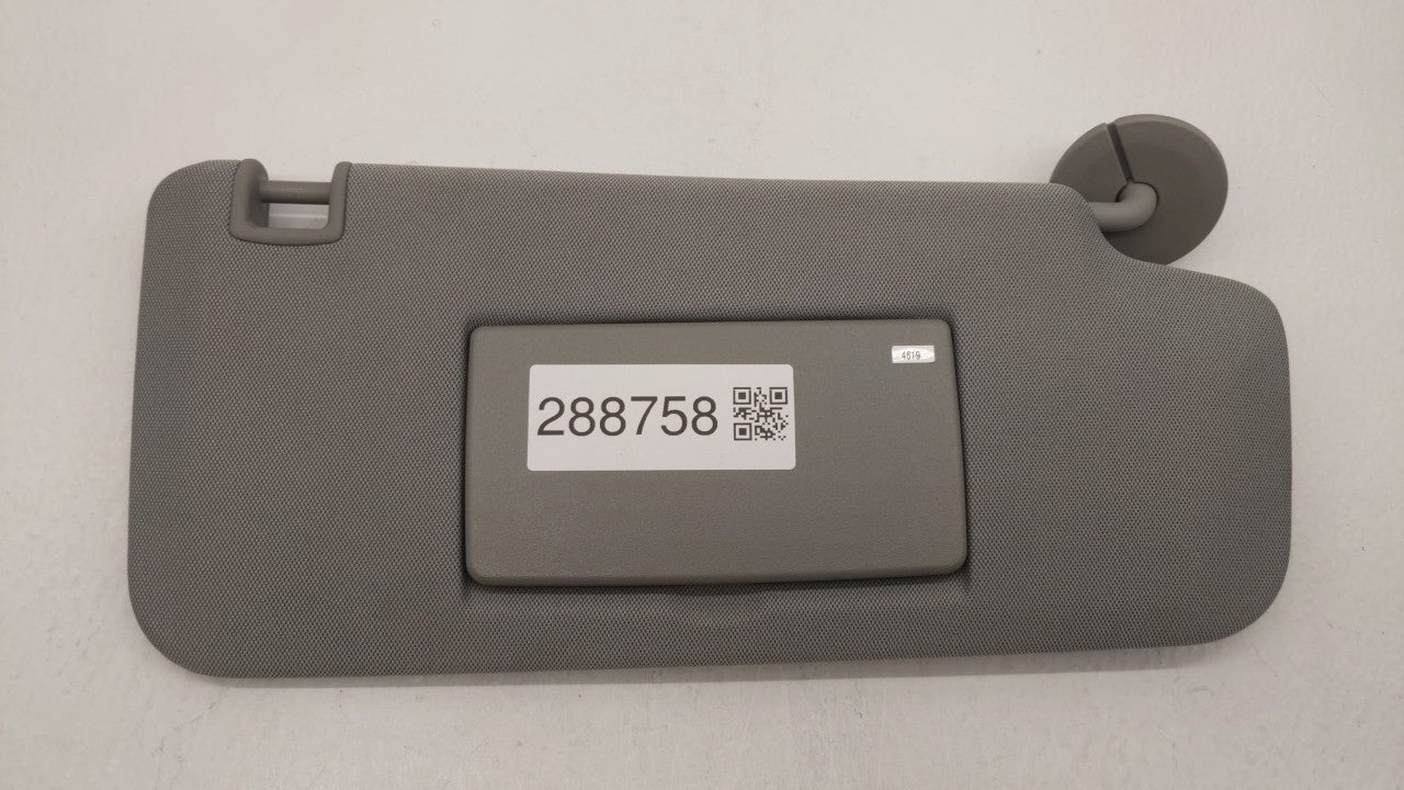 2017-2018 Chevrolet Trax Sun Visor Shade Replacement Passenger Right Mirror Fits Fits 2017 2018 OEM Used Auto Parts - Oemuse