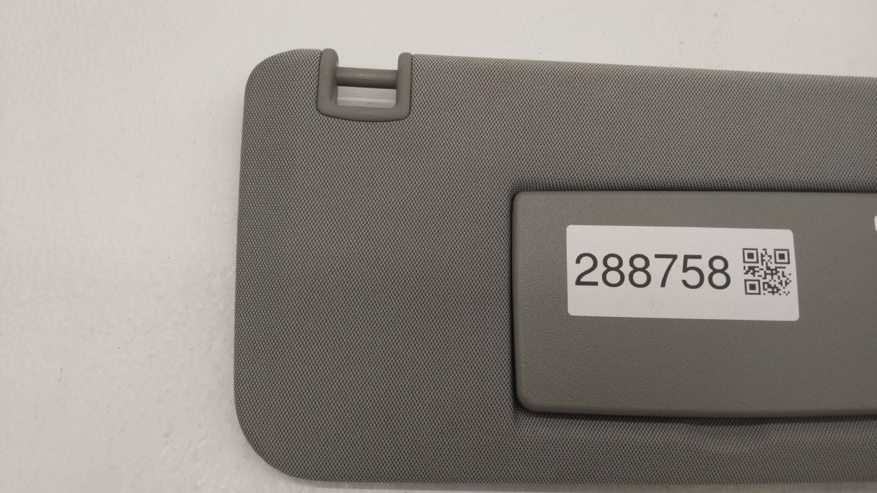 2017-2018 Chevrolet Trax Sun Visor Shade Replacement Passenger Right Mirror Fits Fits 2017 2018 OEM Used Auto Parts - Oemuse