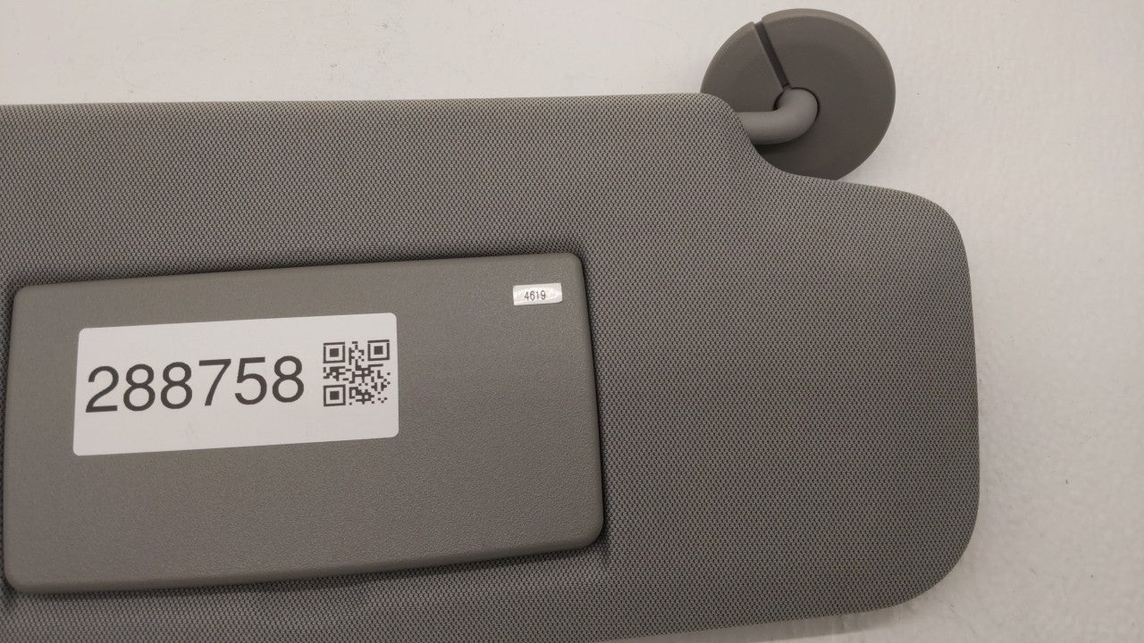 2017-2018 Chevrolet Trax Sun Visor Shade Replacement Passenger Right Mirror Fits Fits 2017 2018 OEM Used Auto Parts - Oemuse