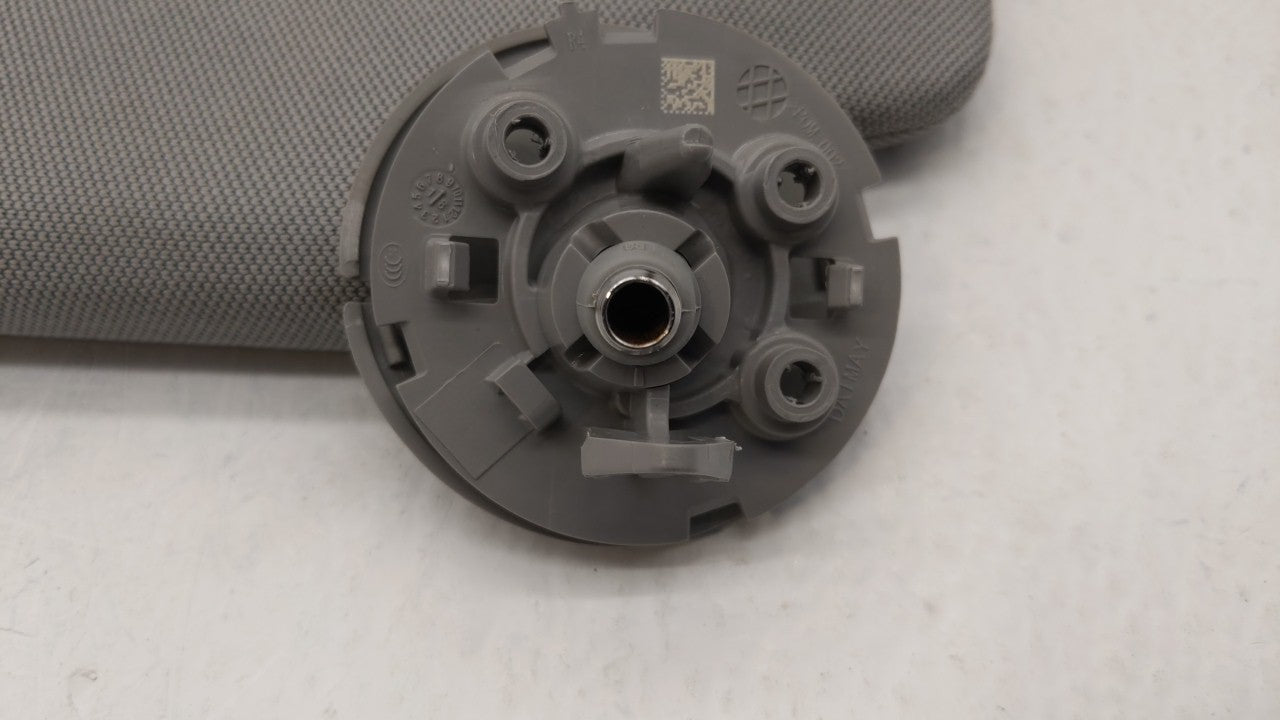 2017-2018 Chevrolet Trax Sun Visor Shade Replacement Passenger Right Mirror Fits Fits 2017 2018 OEM Used Auto Parts - Oemuse