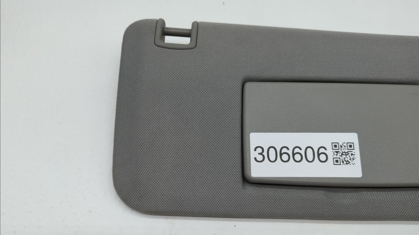 2017-2018 Chevrolet Trax Sun Visor Shade Replacement Passenger Right Mirror Fits Fits 2017 2018 OEM Used Auto Parts - Oemuse