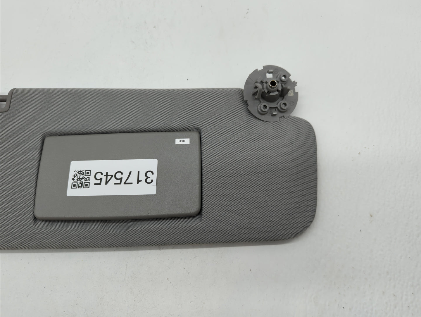 2017-2018 Chevrolet Trax Sun Visor Shade Replacement Passenger Right Mirror Fits Fits 2017 2018 OEM Used Auto Parts - Oemuse