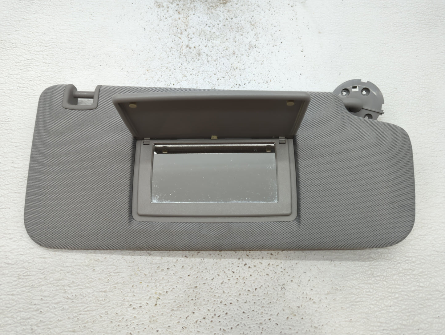 2017-2018 Chevrolet Trax Sun Visor Shade Replacement Passenger Right Mirror Fits Fits 2017 2018 OEM Used Auto Parts - Oemuse