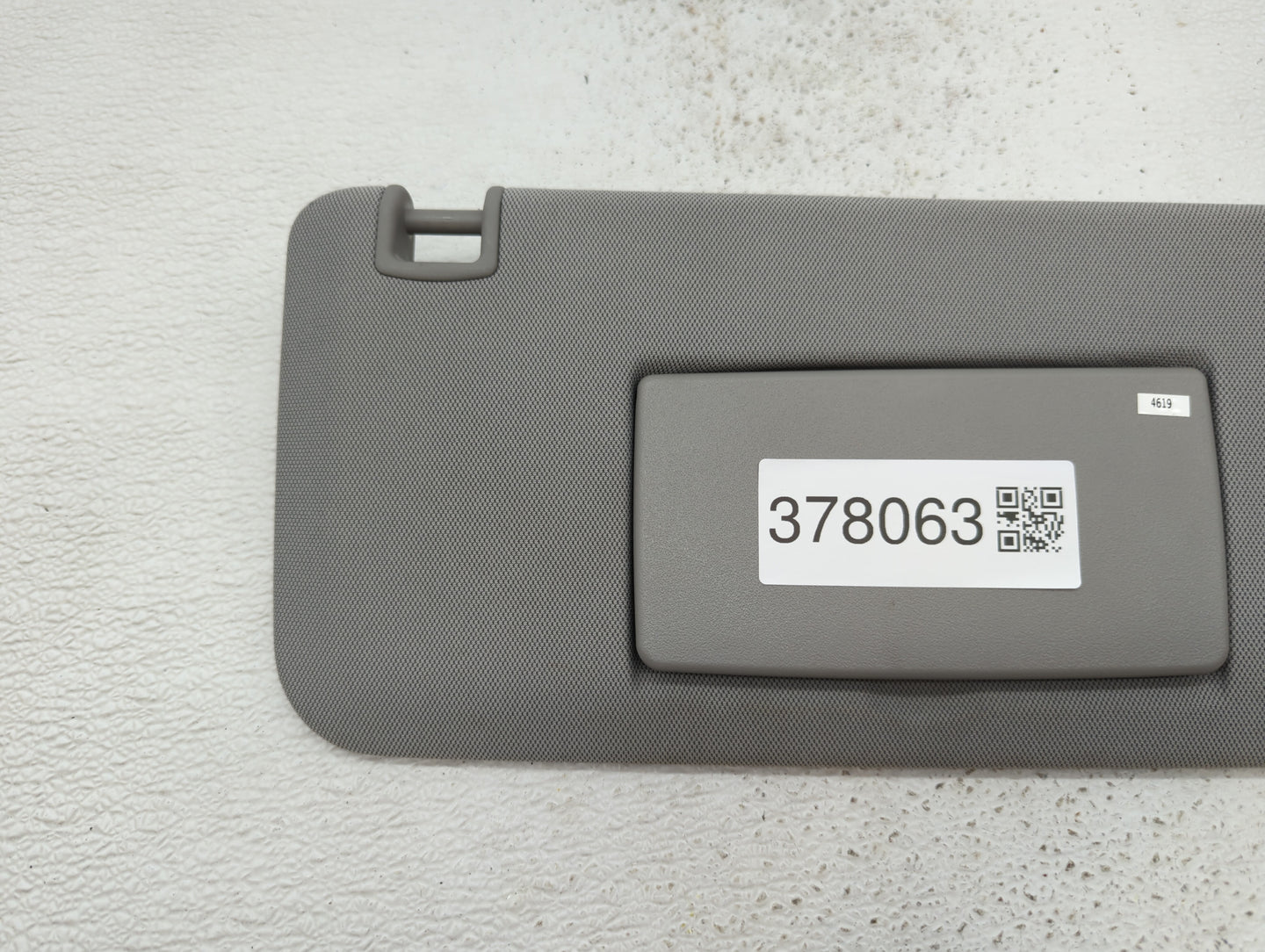 2017-2018 Chevrolet Trax Sun Visor Shade Replacement Passenger Right Mirror Fits Fits 2017 2018 OEM Used Auto Parts - Oemuse