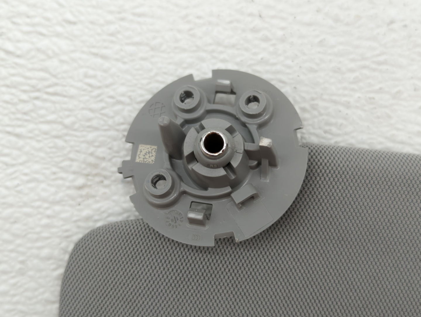 2017-2018 Chevrolet Trax Sun Visor Shade Replacement Passenger Right Mirror Fits Fits 2017 2018 OEM Used Auto Parts - Oemuse